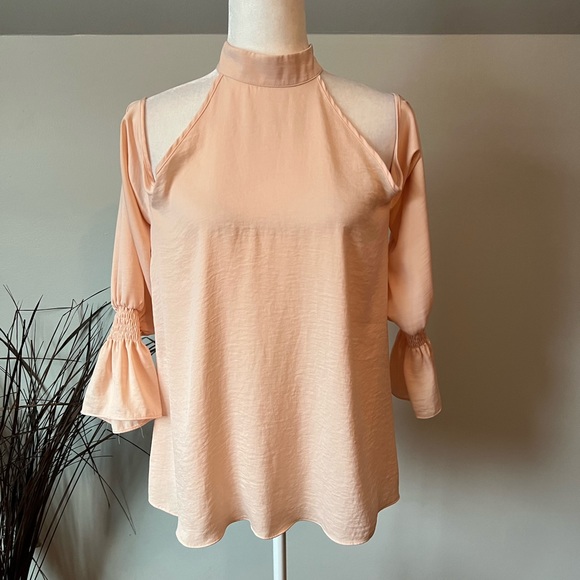 Kendall and Kylie Blouse - Picture 2 of 10